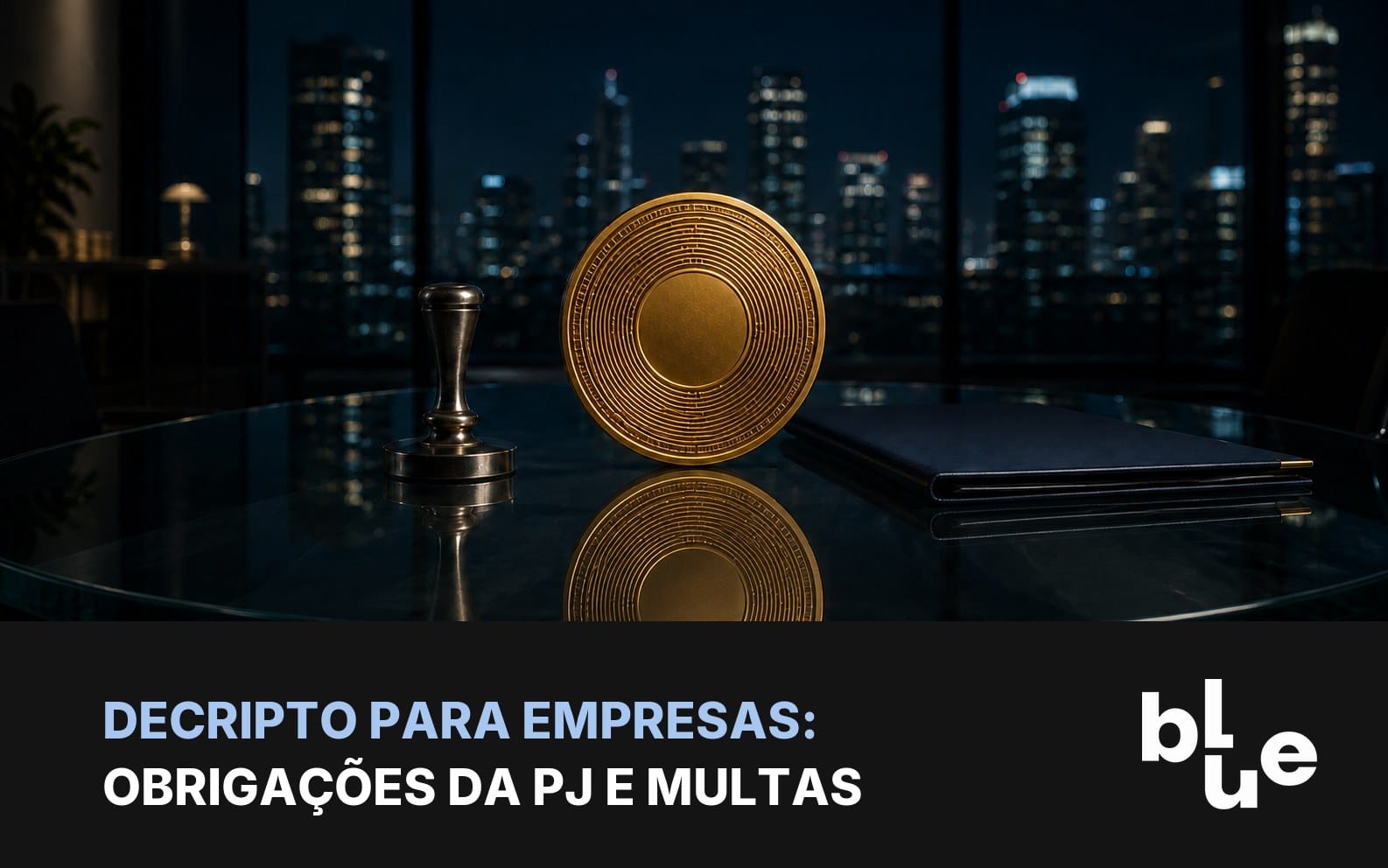 DeCripto para empresas: moeda de bitcoin, carimbo e pasta sobre mesa de reunião de escritório à noite