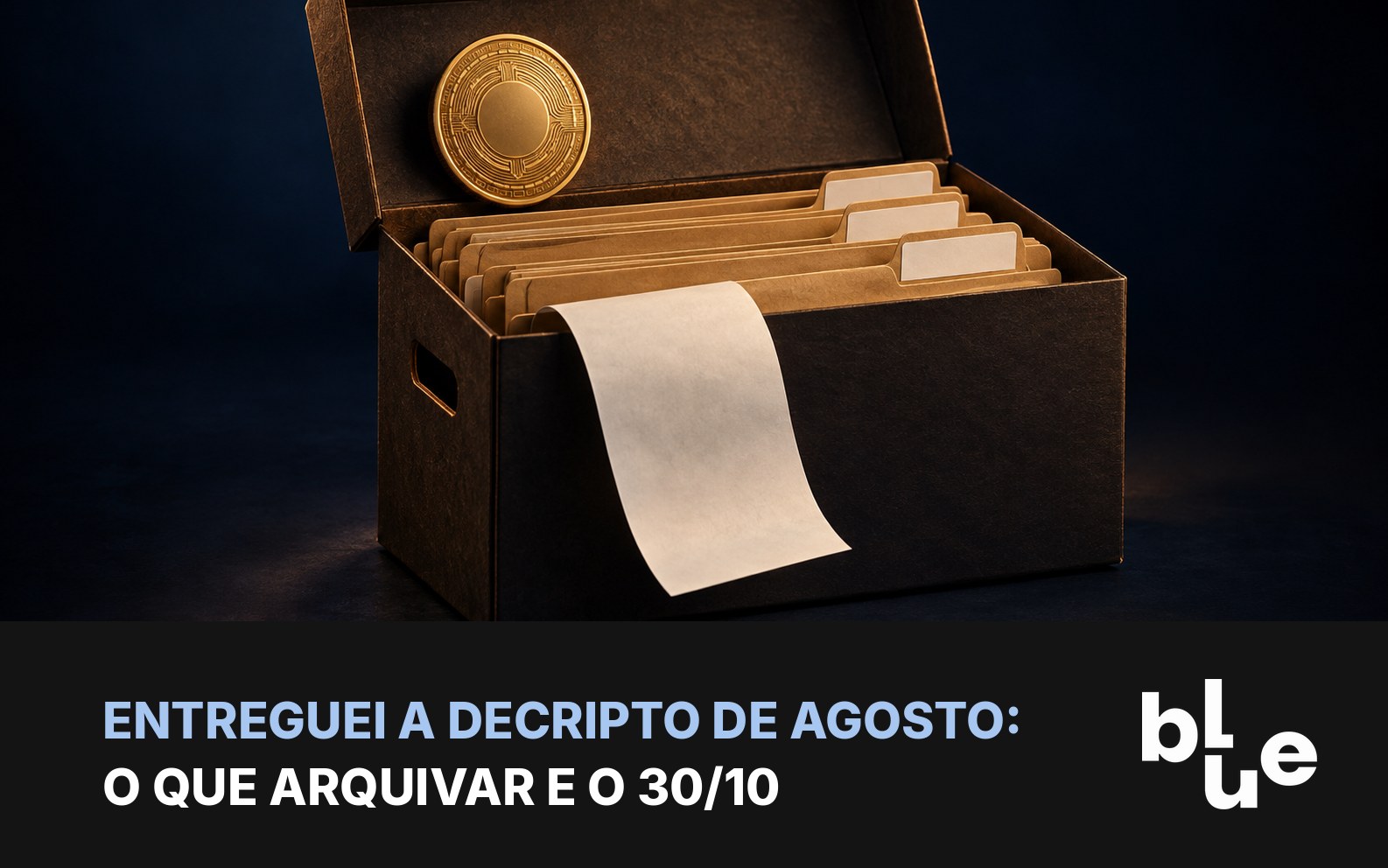 Caixa de arquivo aberta com pastas e recibo, moeda de bitcoin na tampa: arquivar a DeCripto entregue