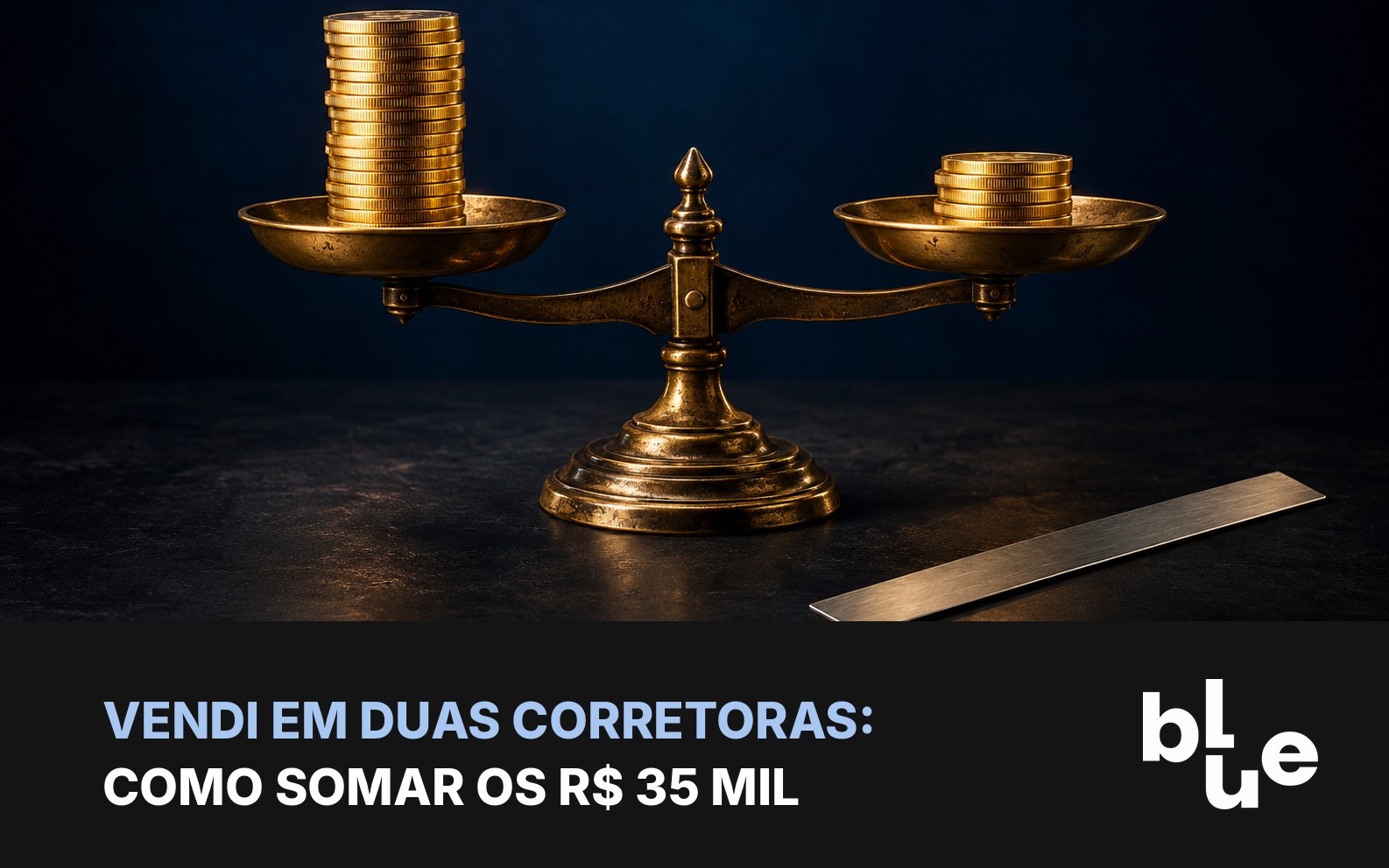 Duas pilhas de moedas douradas de alturas diferentes em balança antiga com régua: soma do limite de isenção